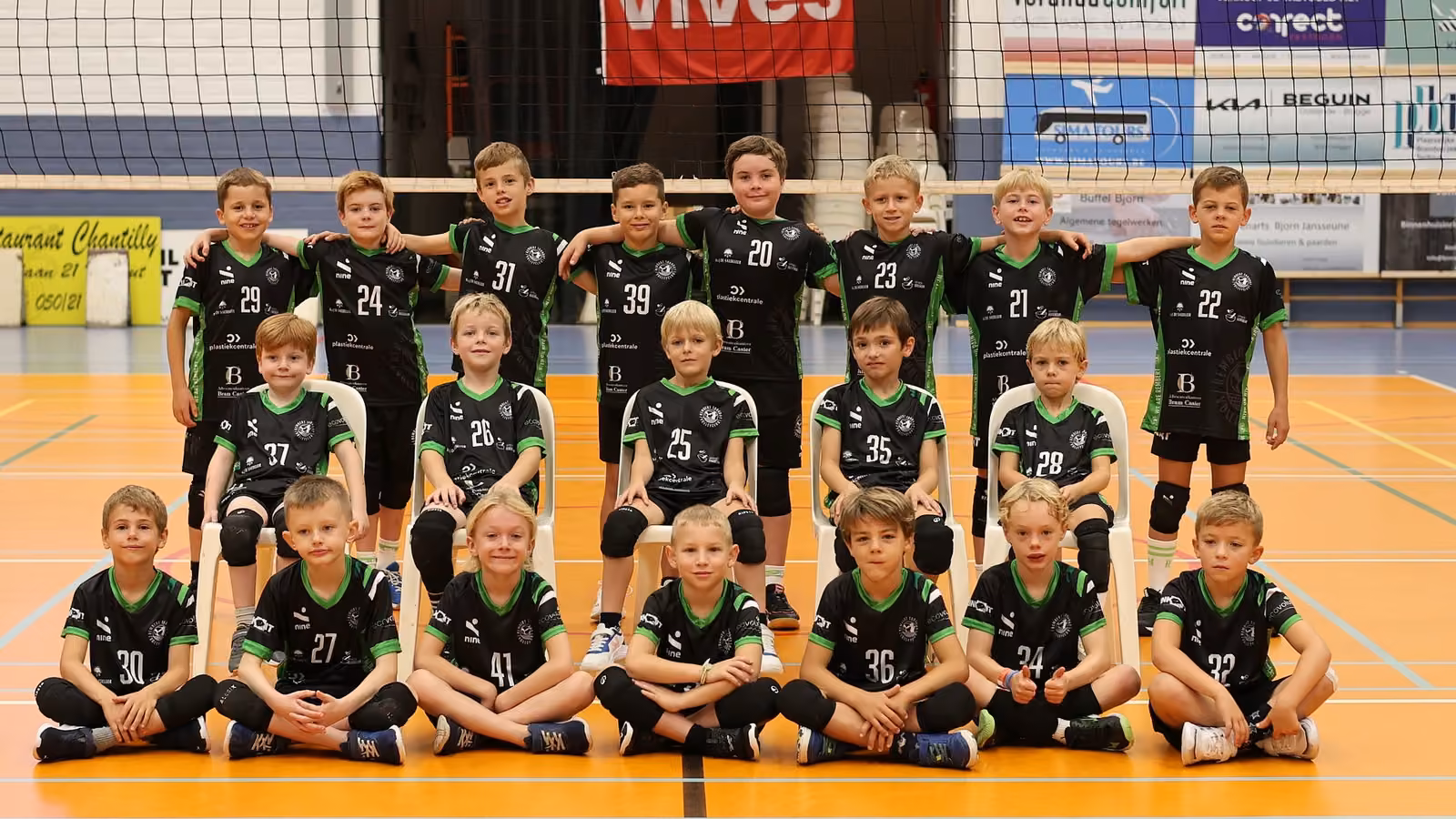 Ploegfoto van Volleytoer 2.B